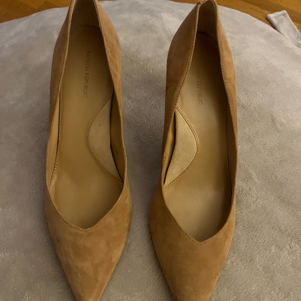 Banana Republic Women's Brown Suede Heels